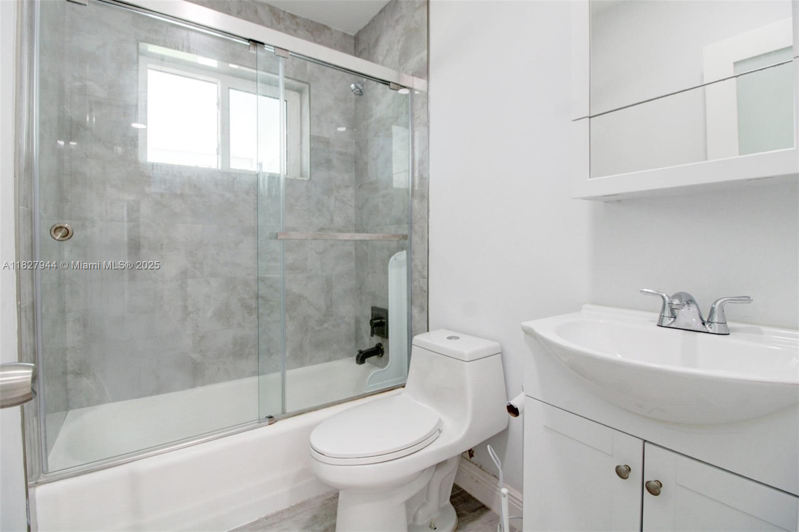 7460 NW 1st Ct Pembroke Pines, FL 33024