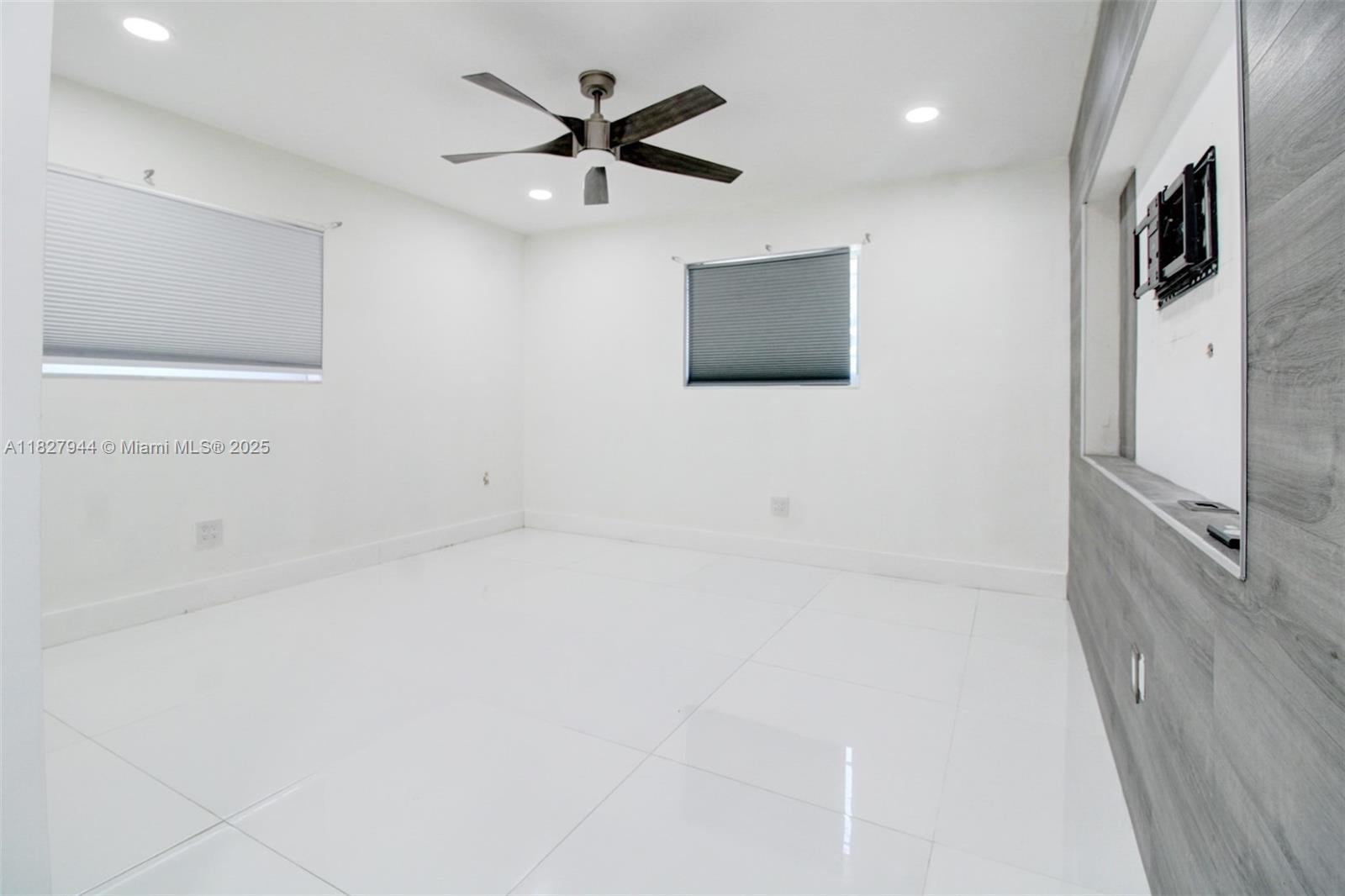 7460 NW 1st Ct Pembroke Pines, FL 33024