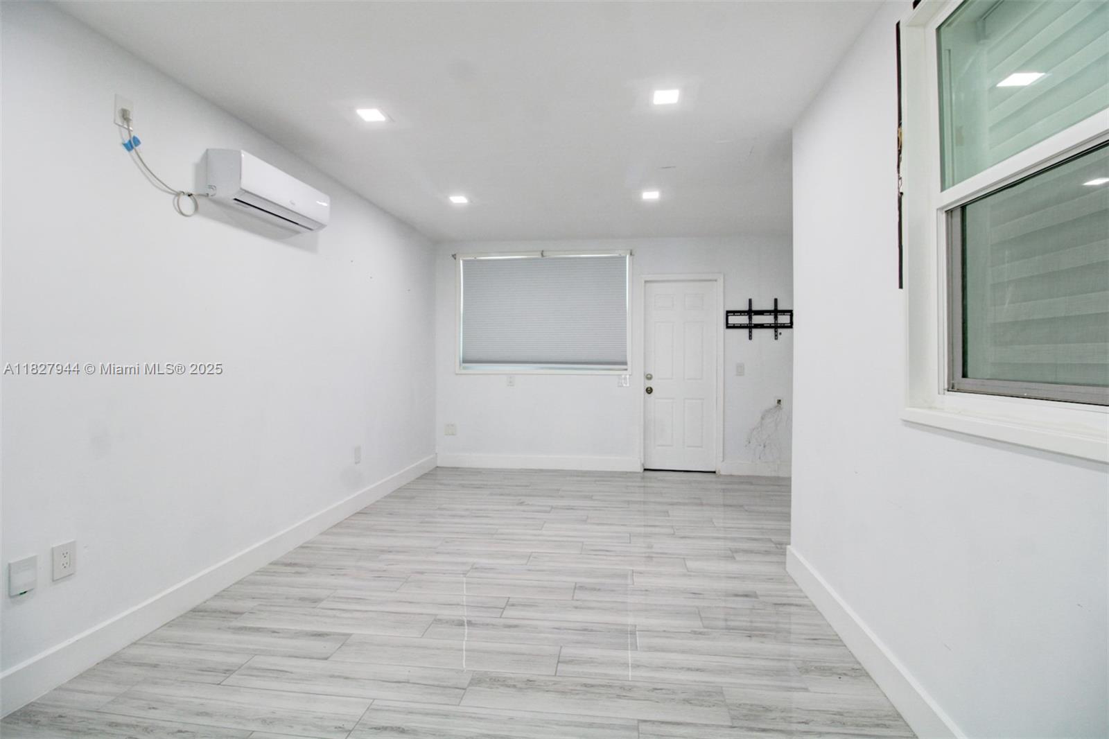 7460 NW 1st Ct Pembroke Pines, FL 33024