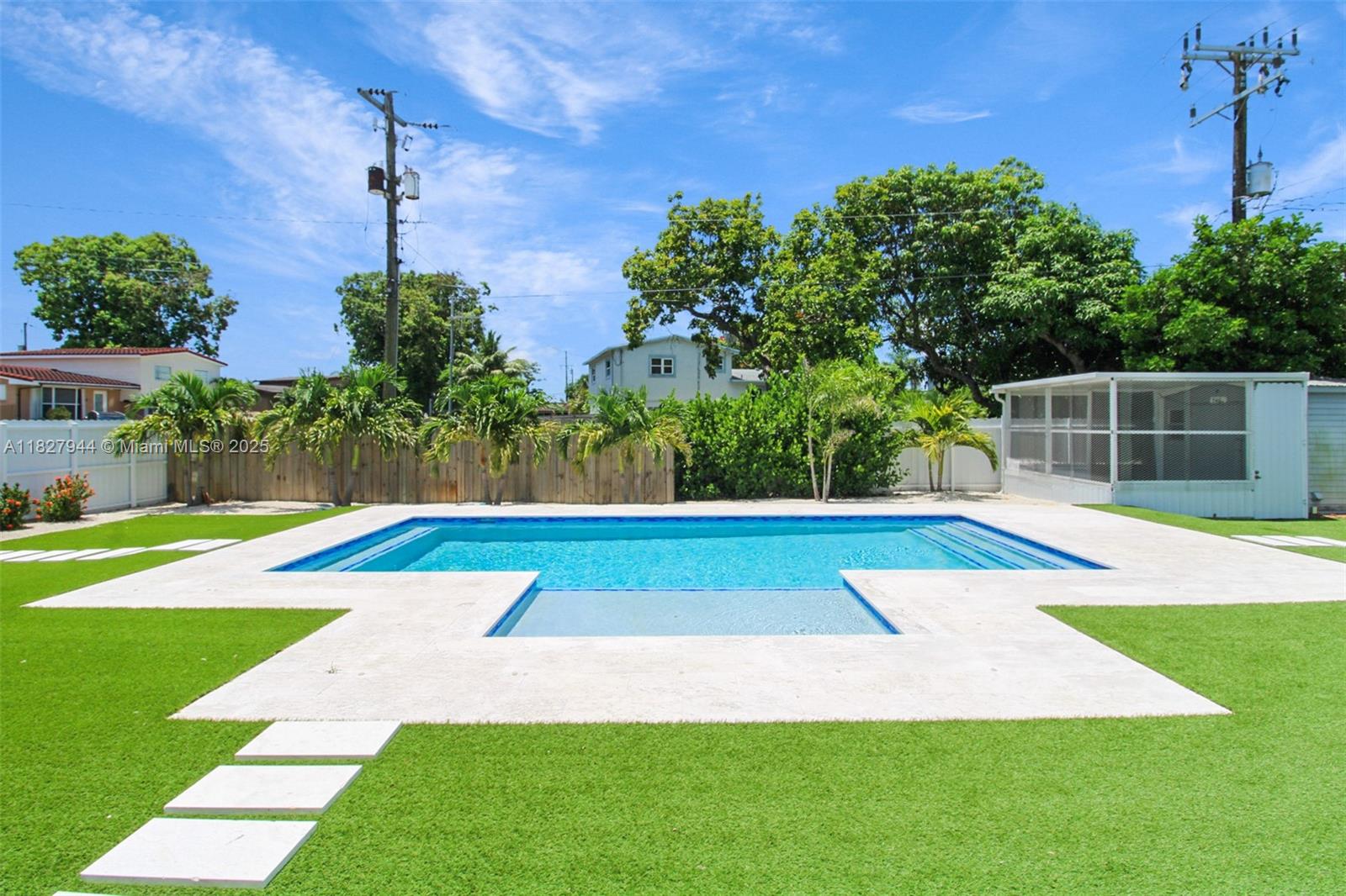 7460 NW 1st Ct Pembroke Pines, FL 33024