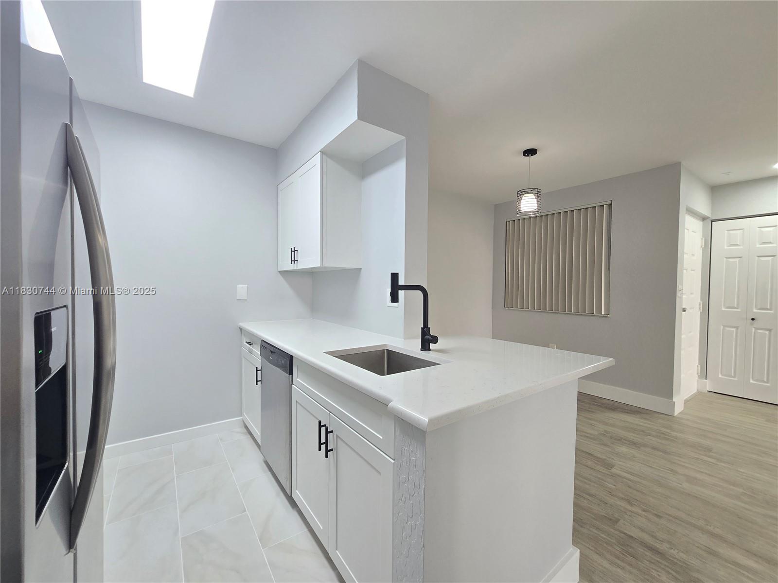 2831 N Oakland Frst Dr #108