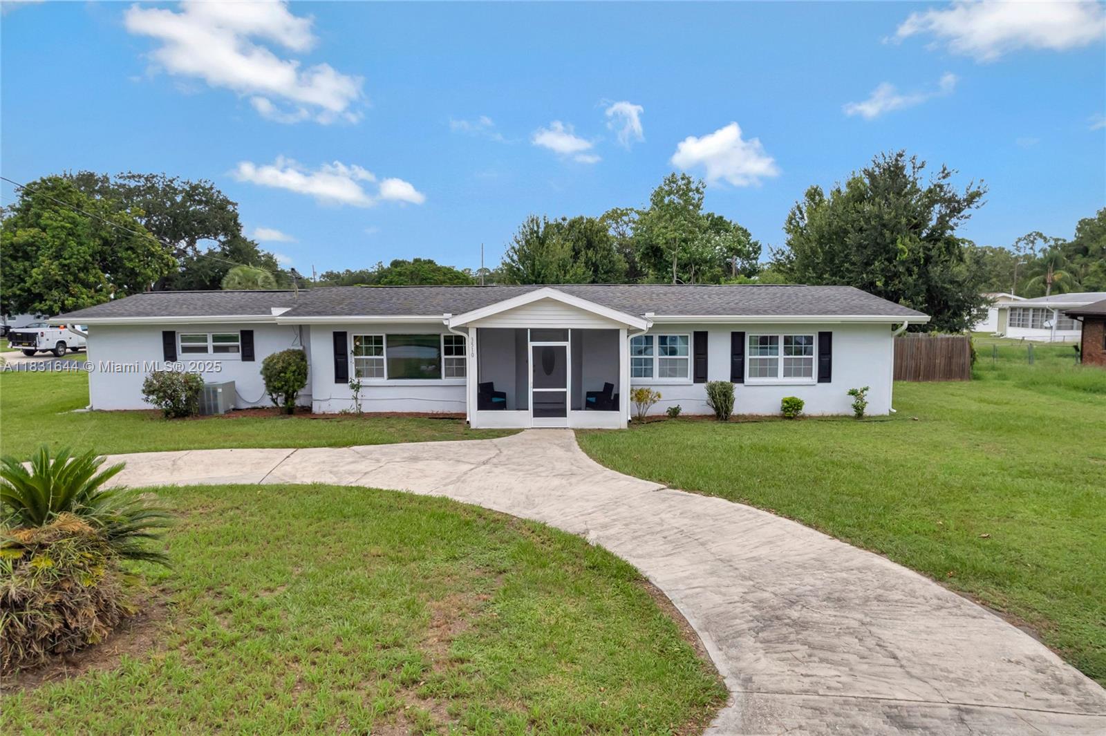 3510 Lakeview Dr