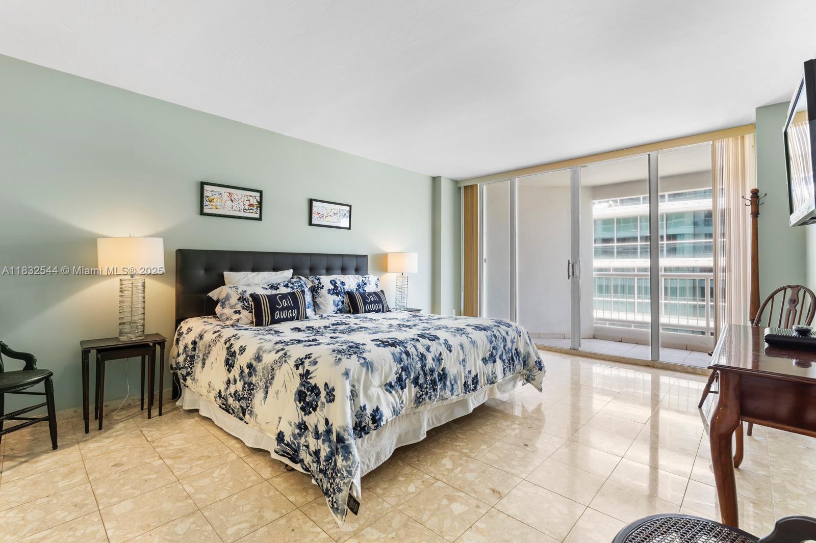 image Marbella Condo5