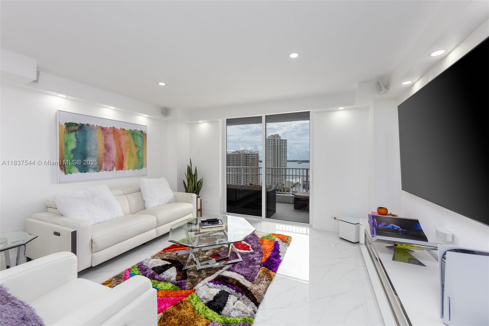 701 Brickell Key Blvd #2011