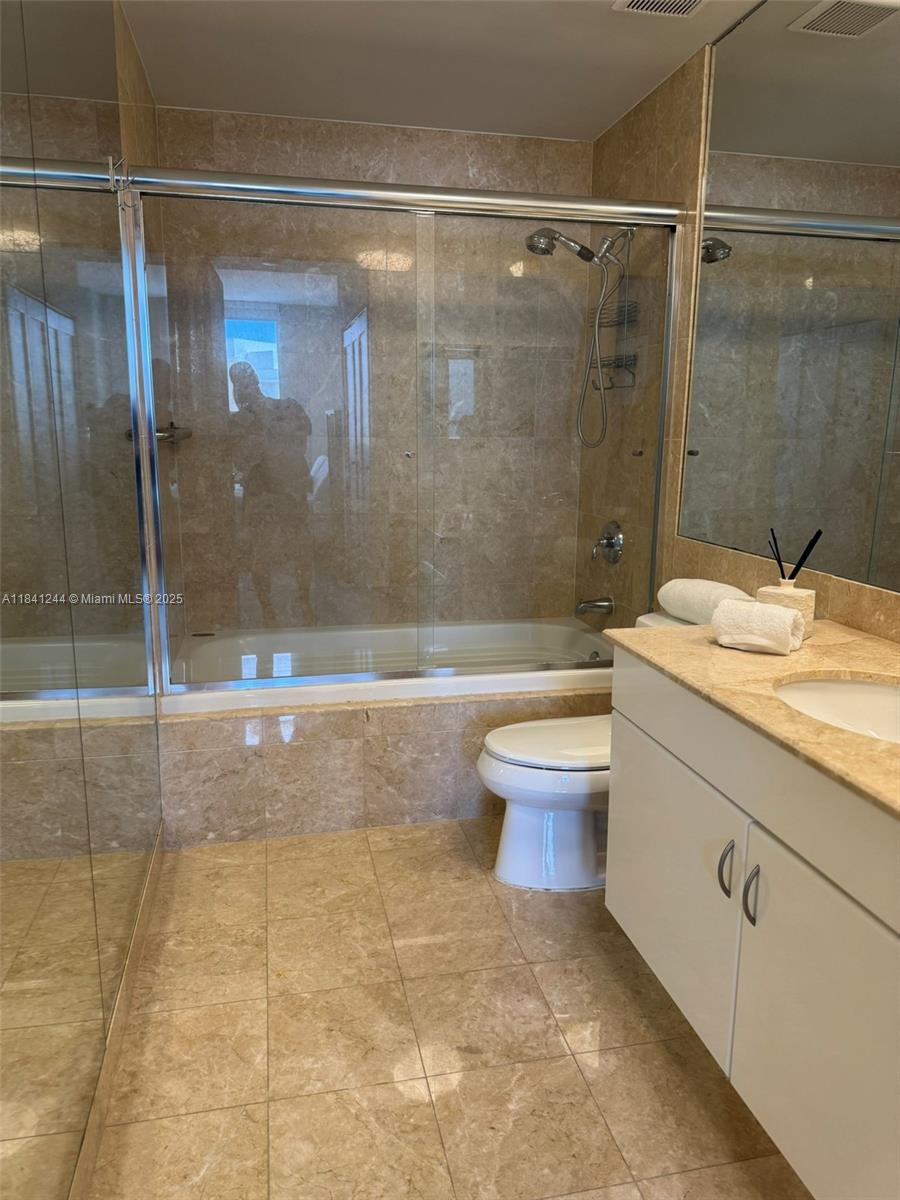 image Courts Brickell Key Condo13