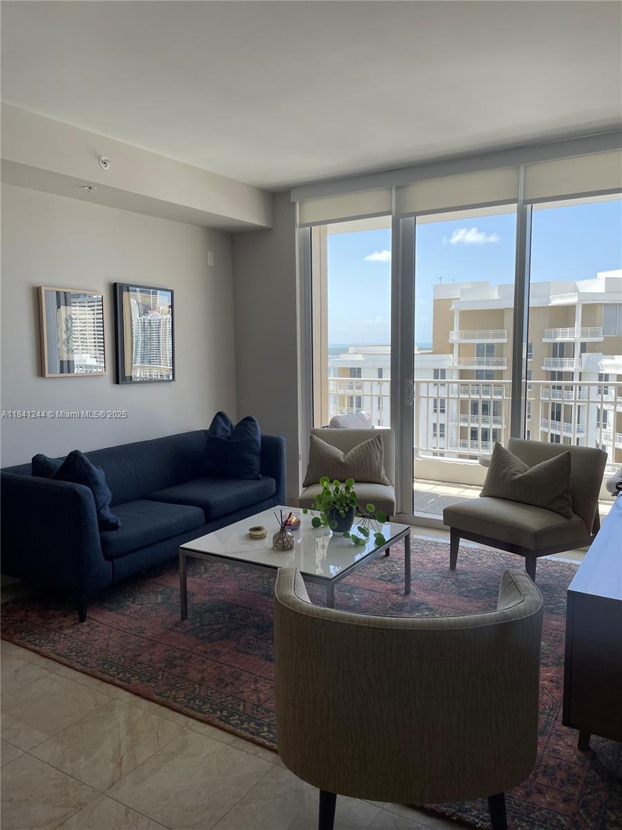 image Courts Brickell Key Condo3