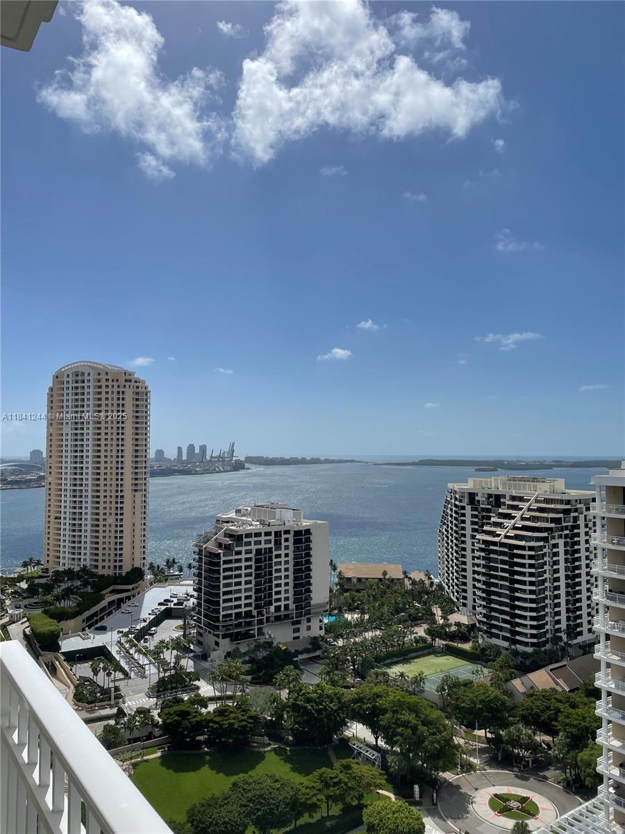 image Courts Brickell Key Condo8