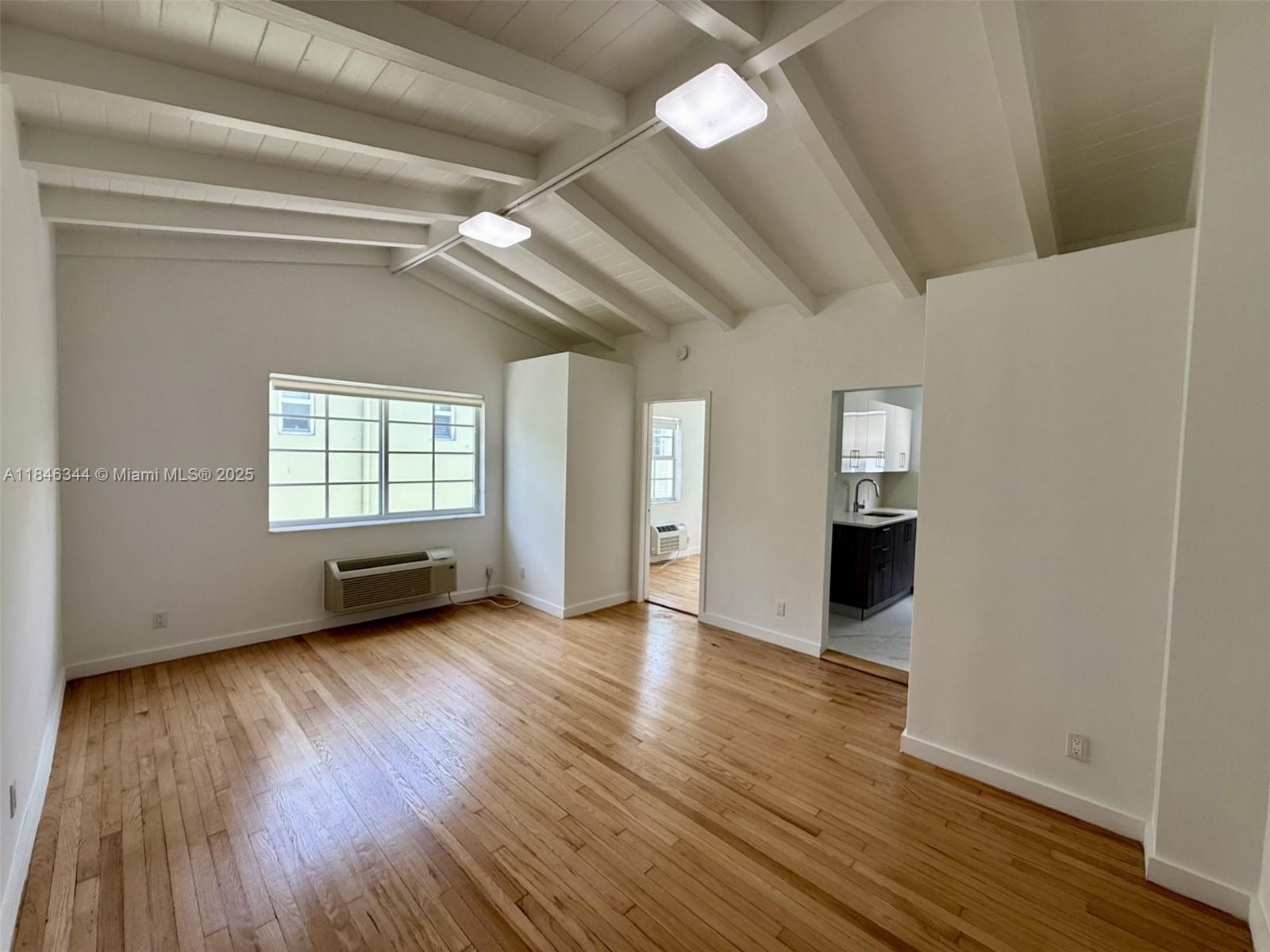 1552 Euclid Ave #3