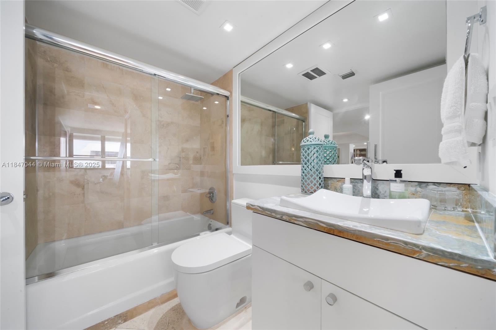 3 Grove Isle Dr #C1804,Miami, FL 33133