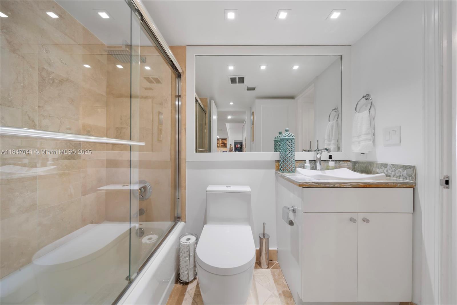 3 Grove Isle Dr #C1804,Miami, FL 33133