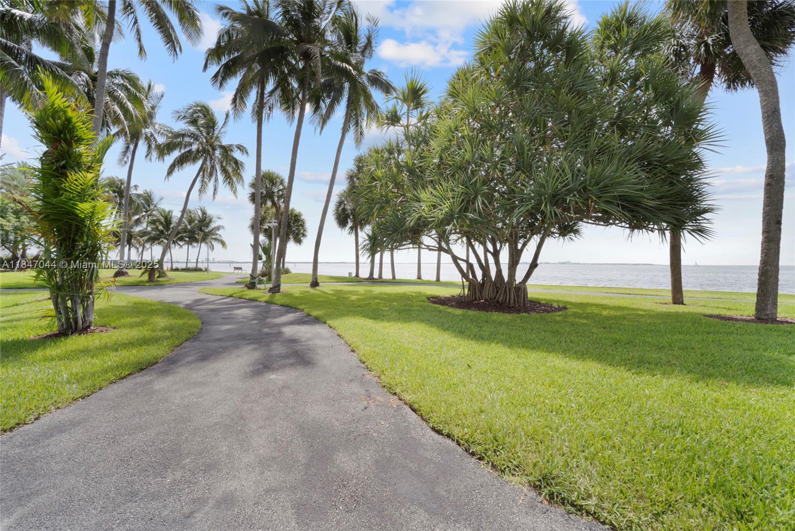 3 Grove Isle Dr #C1804,Miami, FL 33133