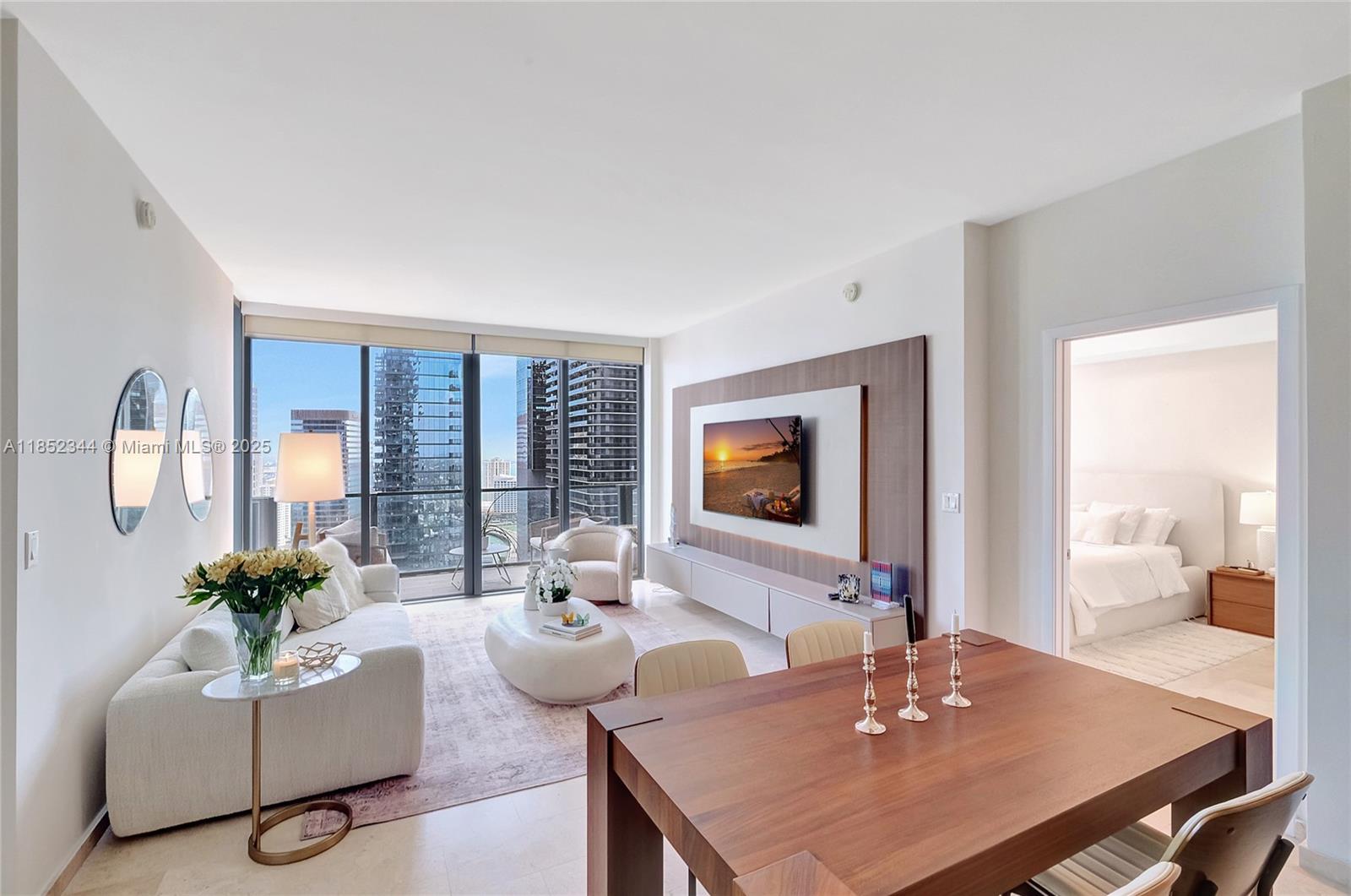 88 SW 7th St #3003