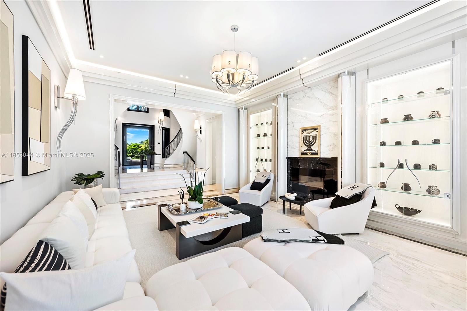 498 N Parkway Pkwy #498 Golden Beach, FL 33160