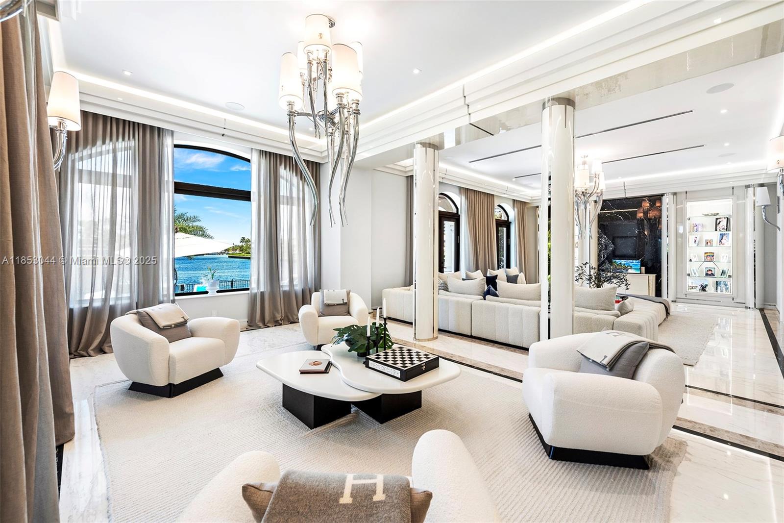 498 N Parkway Pkwy #498 Golden Beach, FL 33160