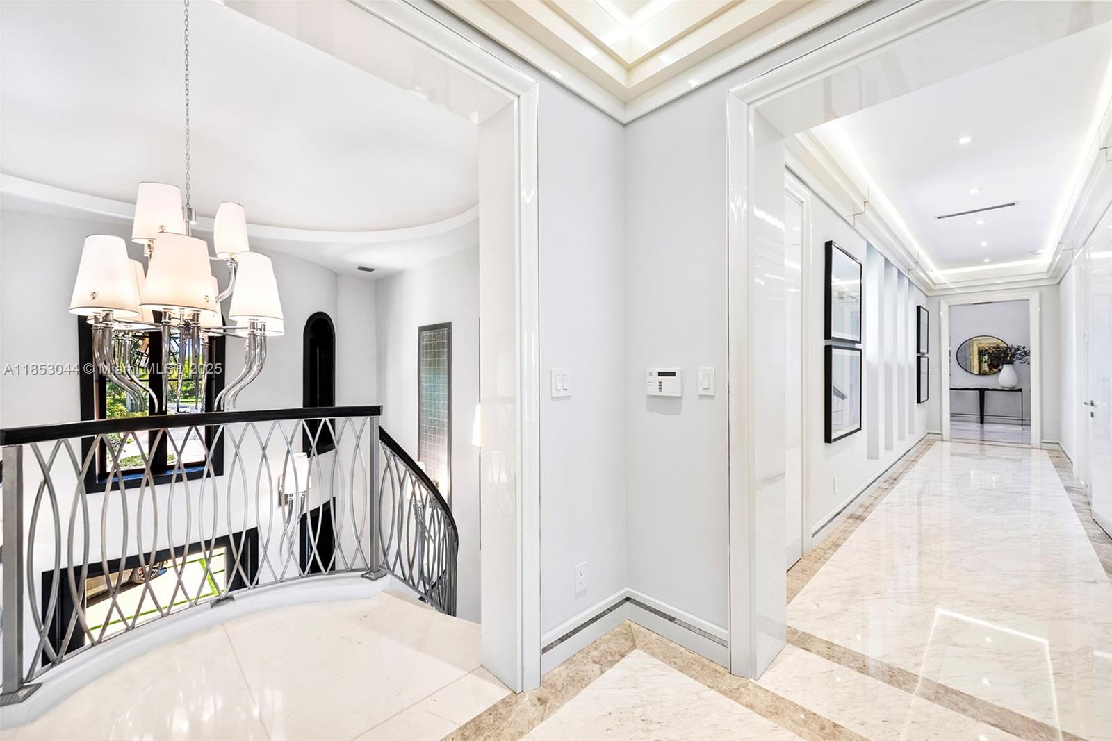 498 N Parkway Pkwy #498 Golden Beach, FL 33160