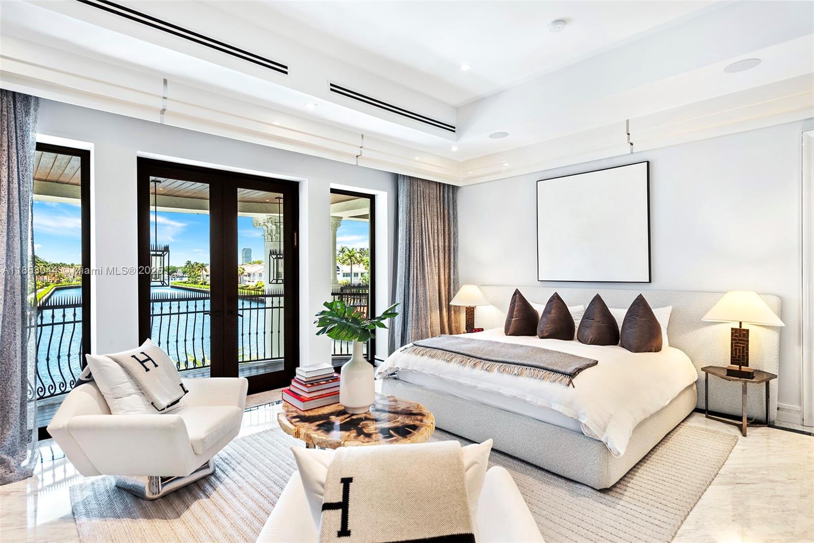 498 N Parkway Pkwy #498 Golden Beach, FL 33160