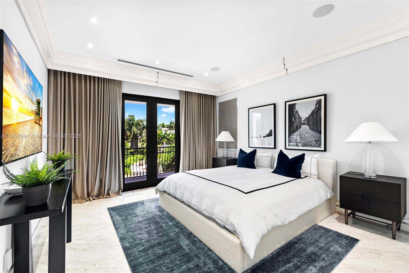 498 N Parkway Pkwy #498 Golden Beach, FL 33160