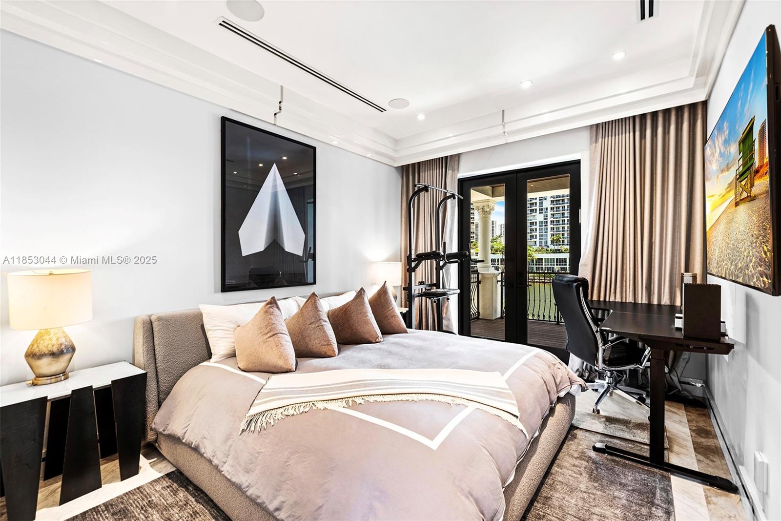 498 N Parkway Pkwy #498 Golden Beach, FL 33160