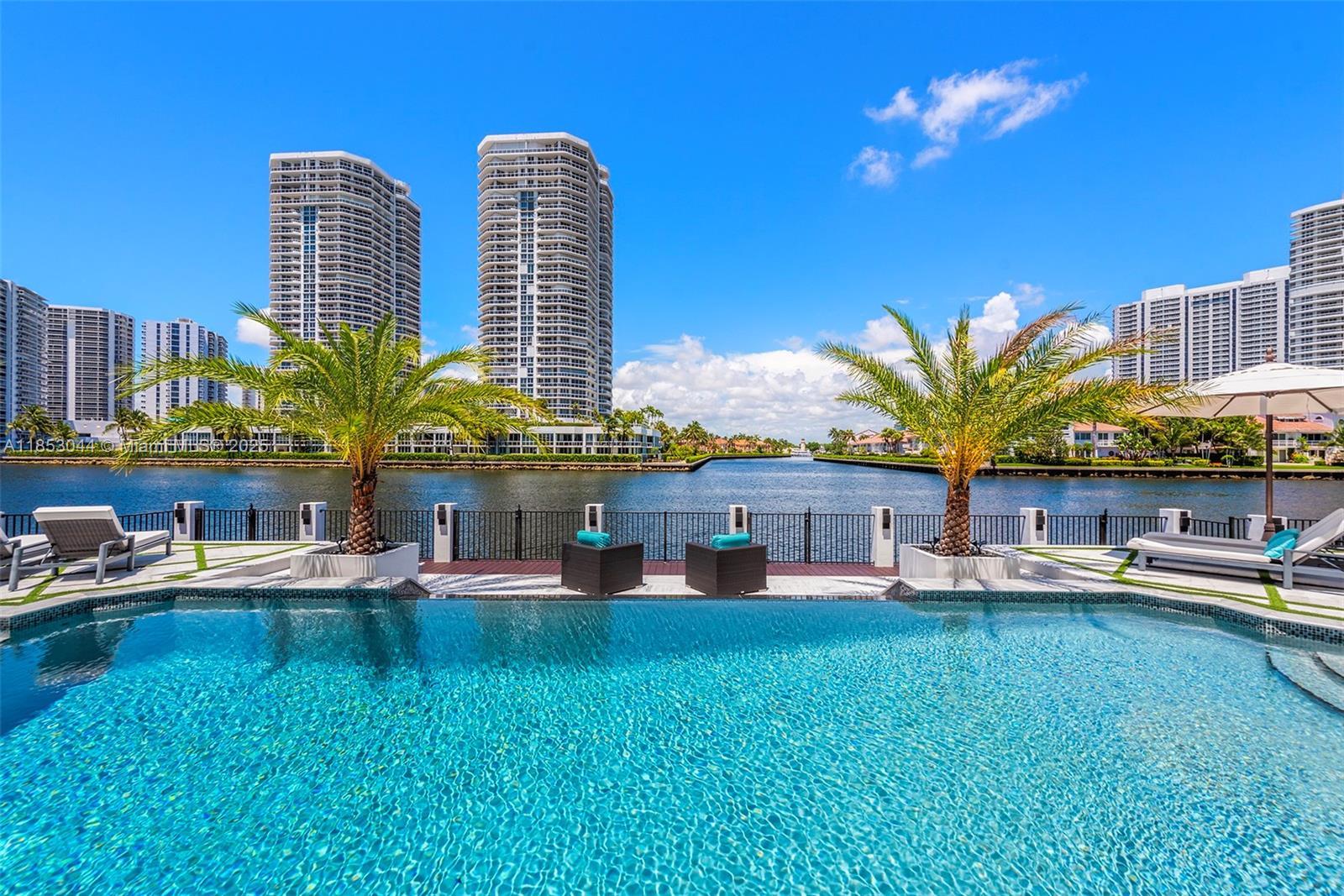 498 N Parkway Pkwy #498 Golden Beach, FL 33160