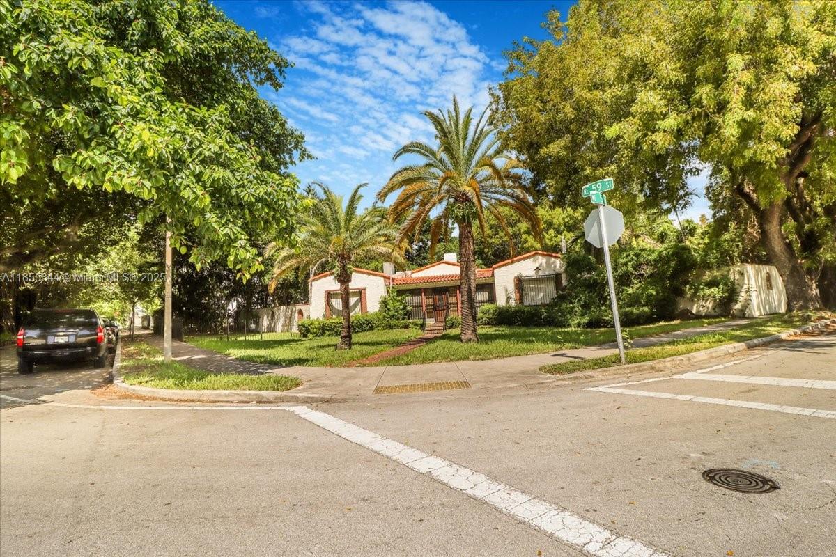 5900 NE 5th Ave Miami, FL 33137