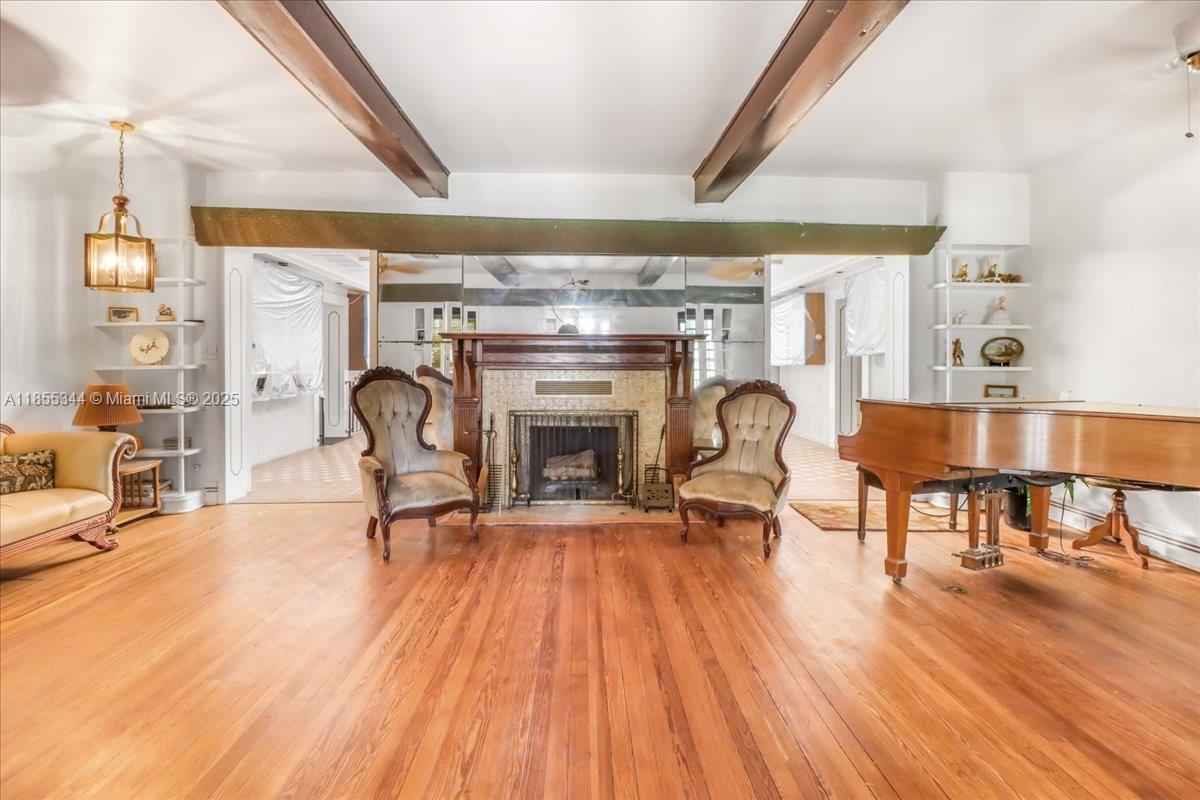 5900 NE 5th Ave Miami, FL 33137