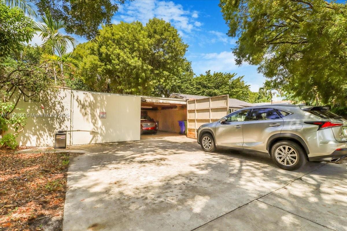 5900 NE 5th Ave Miami, FL 33137