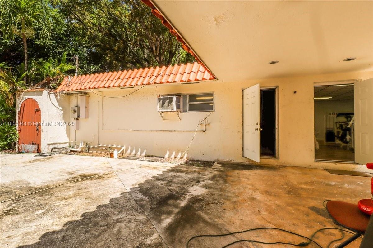 5900 NE 5th Ave Miami, FL 33137