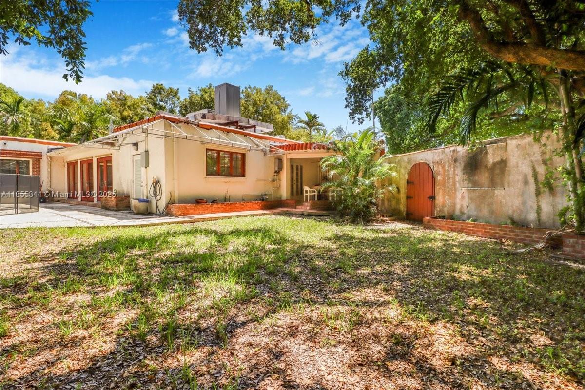 5900 NE 5th Ave Miami, FL 33137