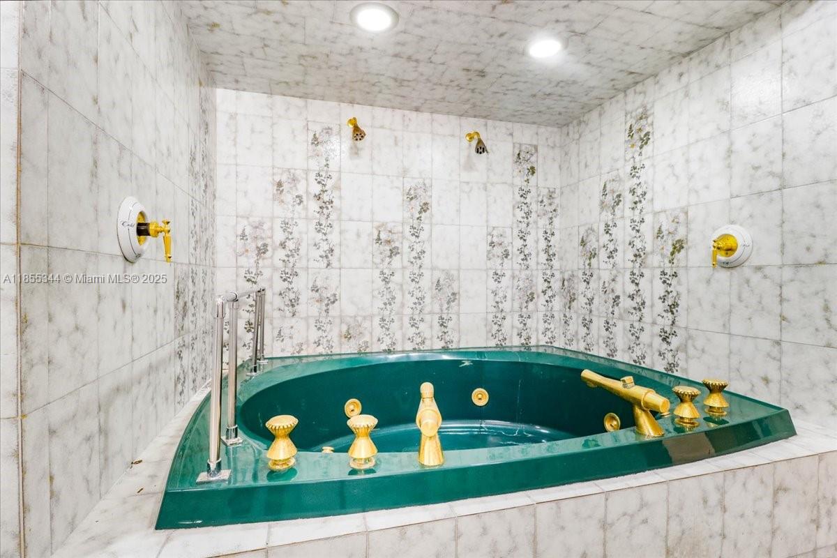 5900 NE 5th Ave Miami, FL 33137