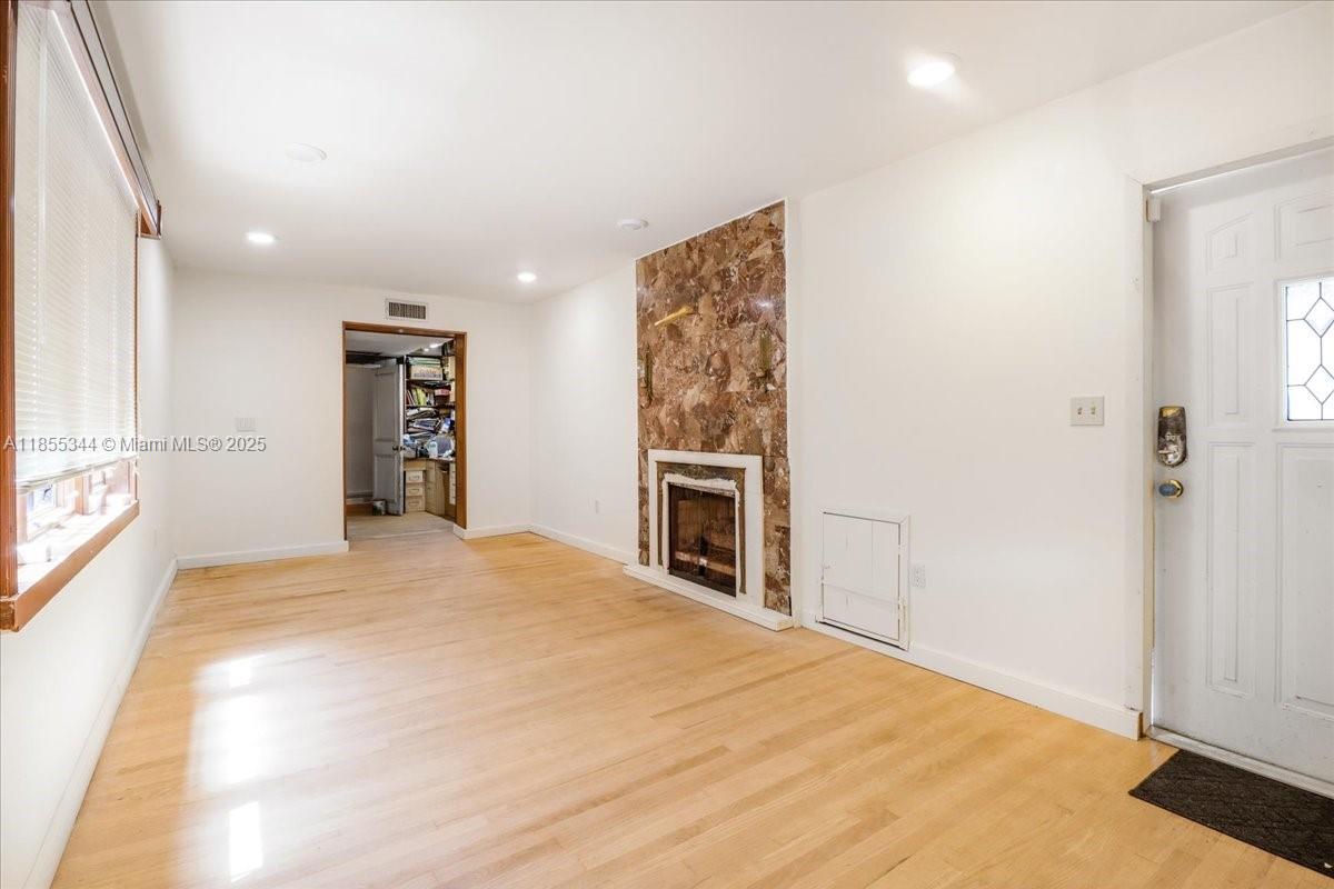 5900 NE 5th Ave Miami, FL 33137