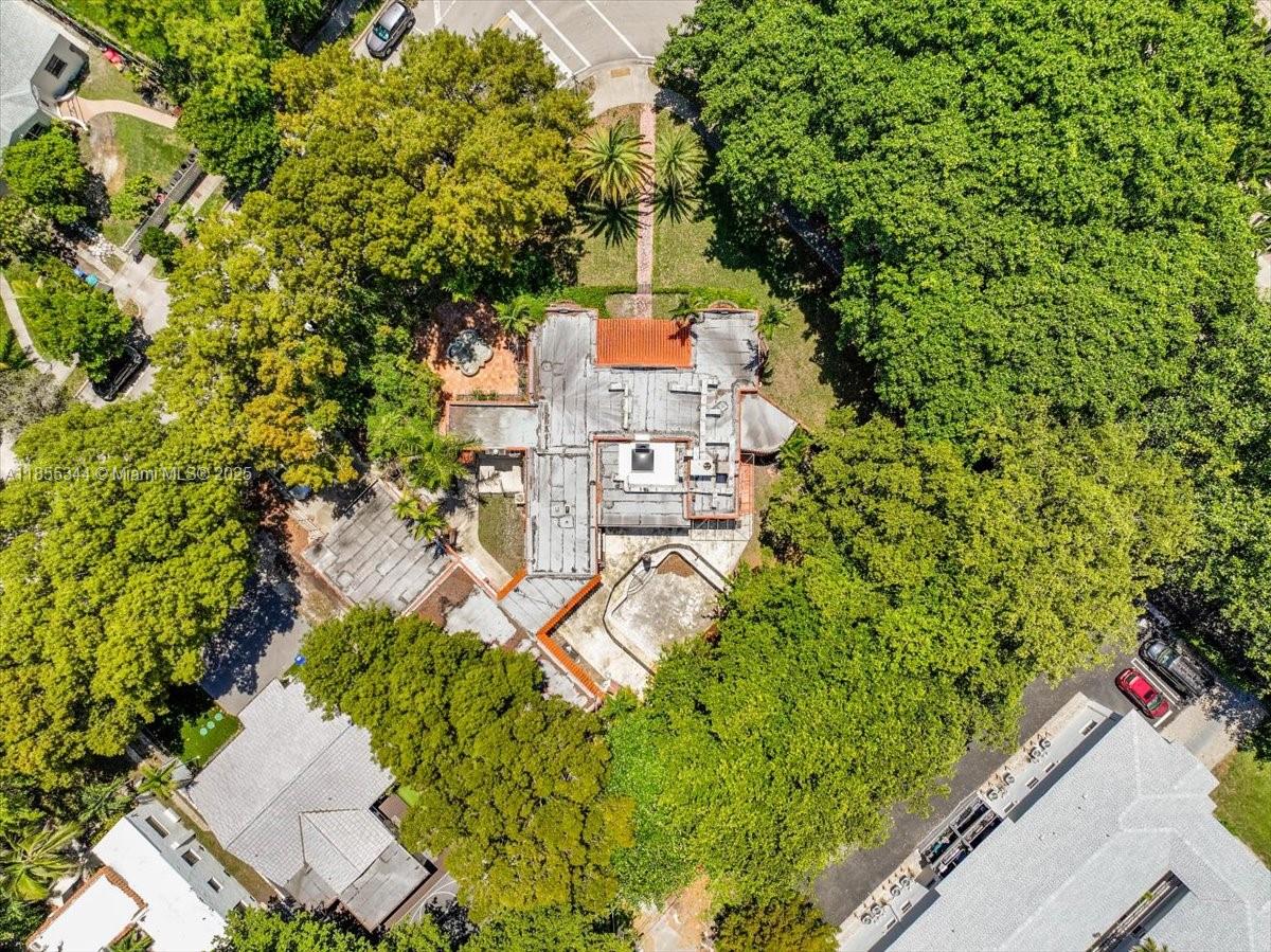 5900 NE 5th Ave Miami, FL 33137