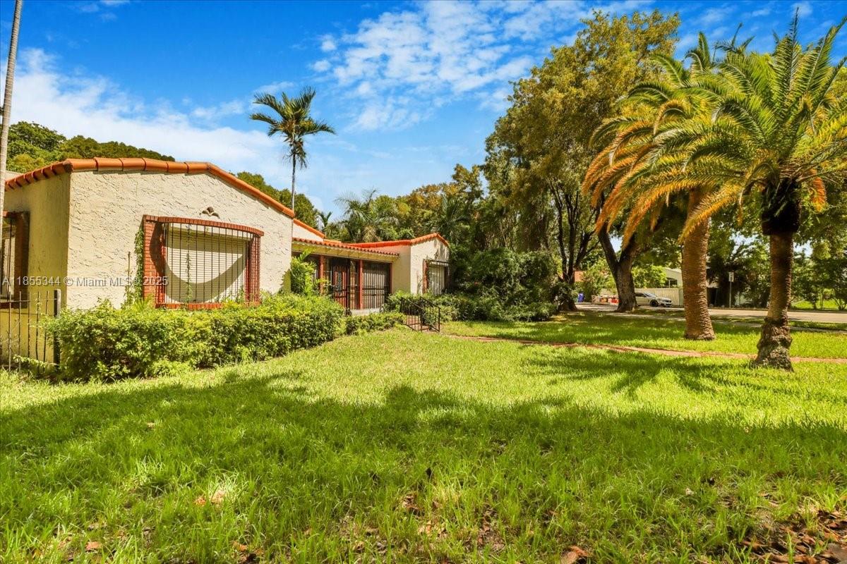 5900 NE 5th Ave Miami, FL 33137