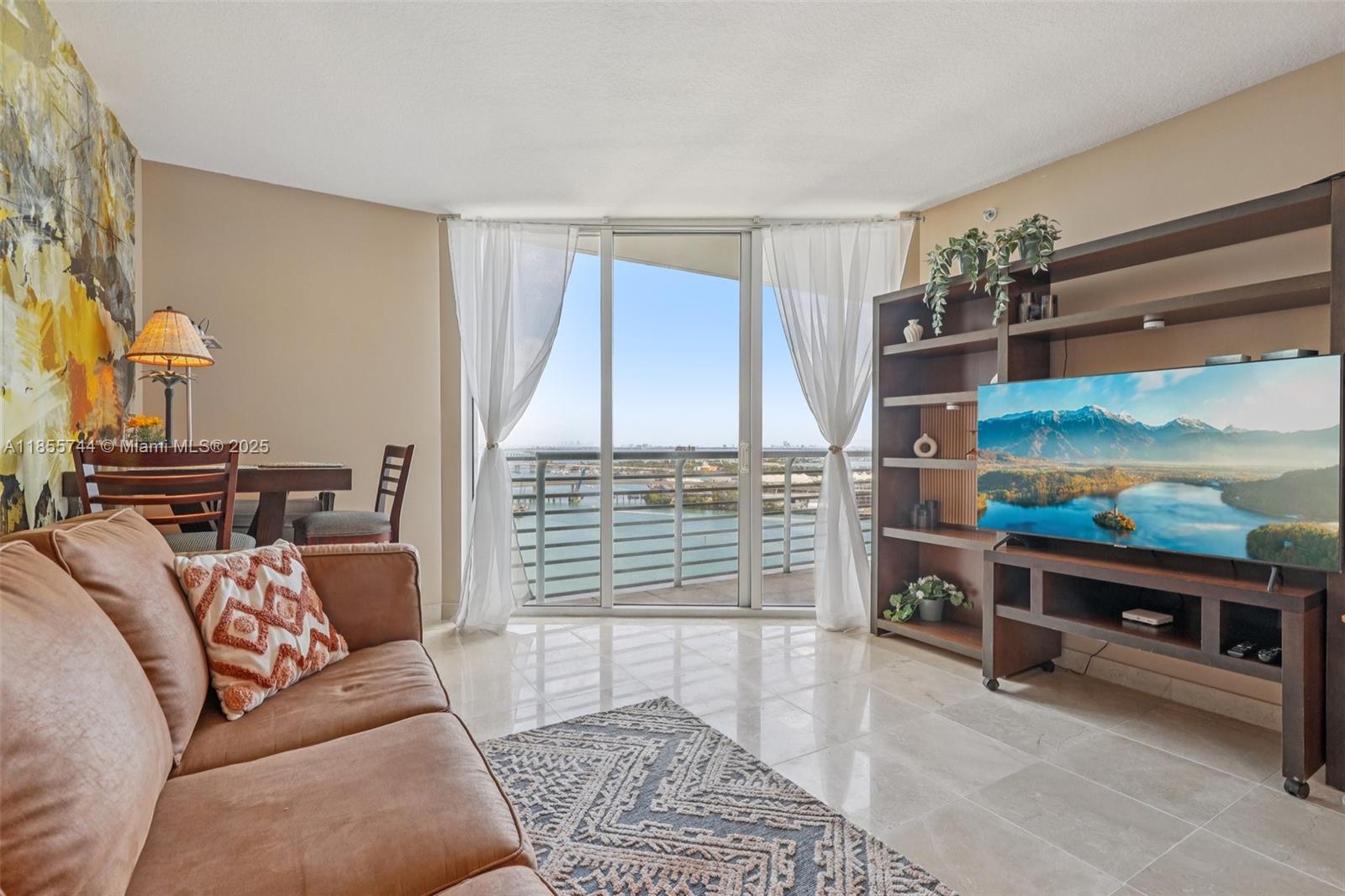 335 S Biscayne Blvd #2810
