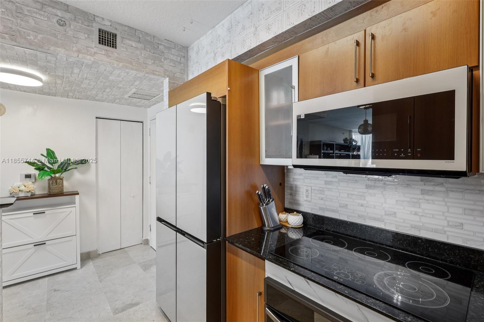 image One Miami East Condo11