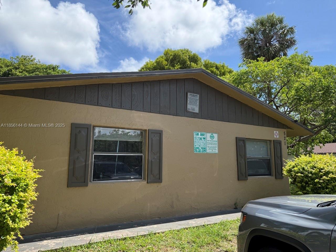 521 SW 2nd Ct