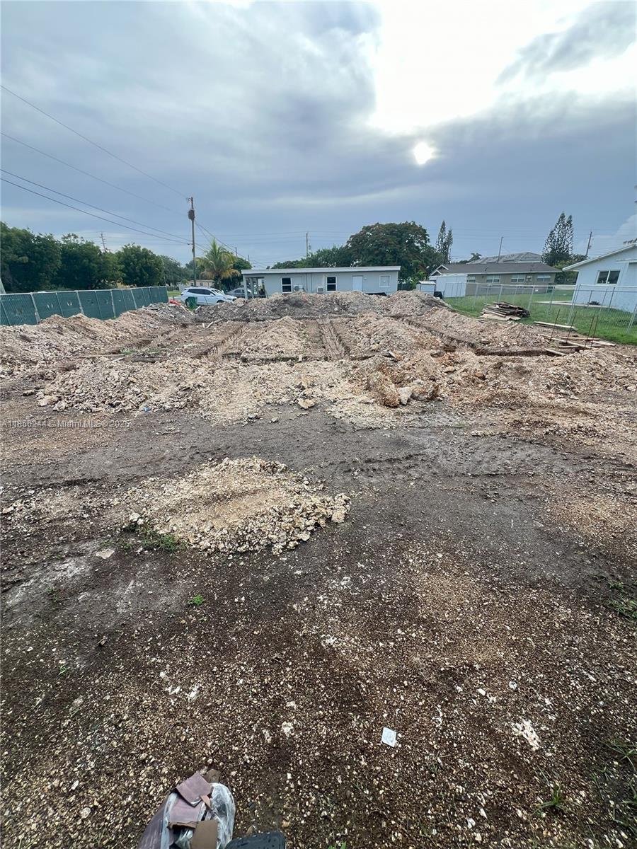 564 NW 12th St Florida City, FL 33034