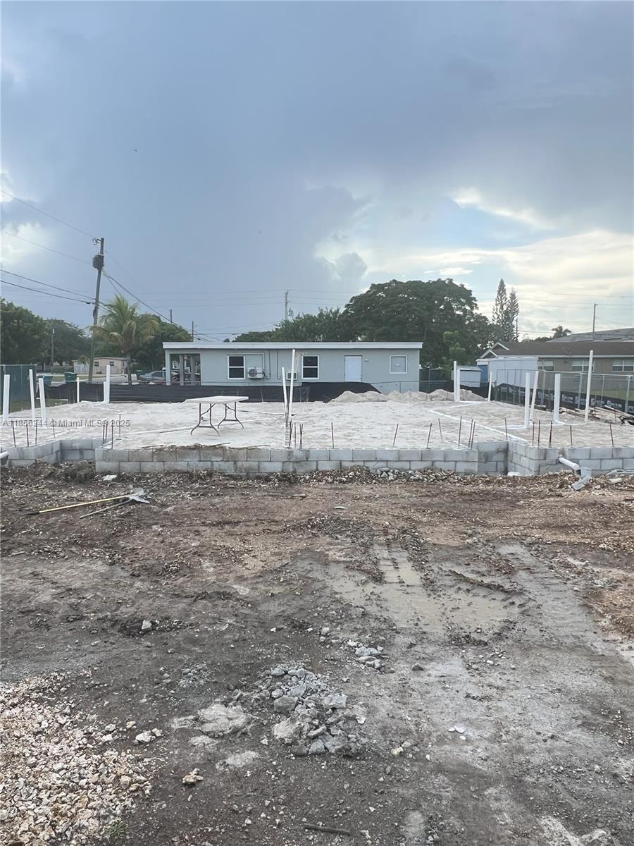 564 NW 12th St Florida City, FL 33034