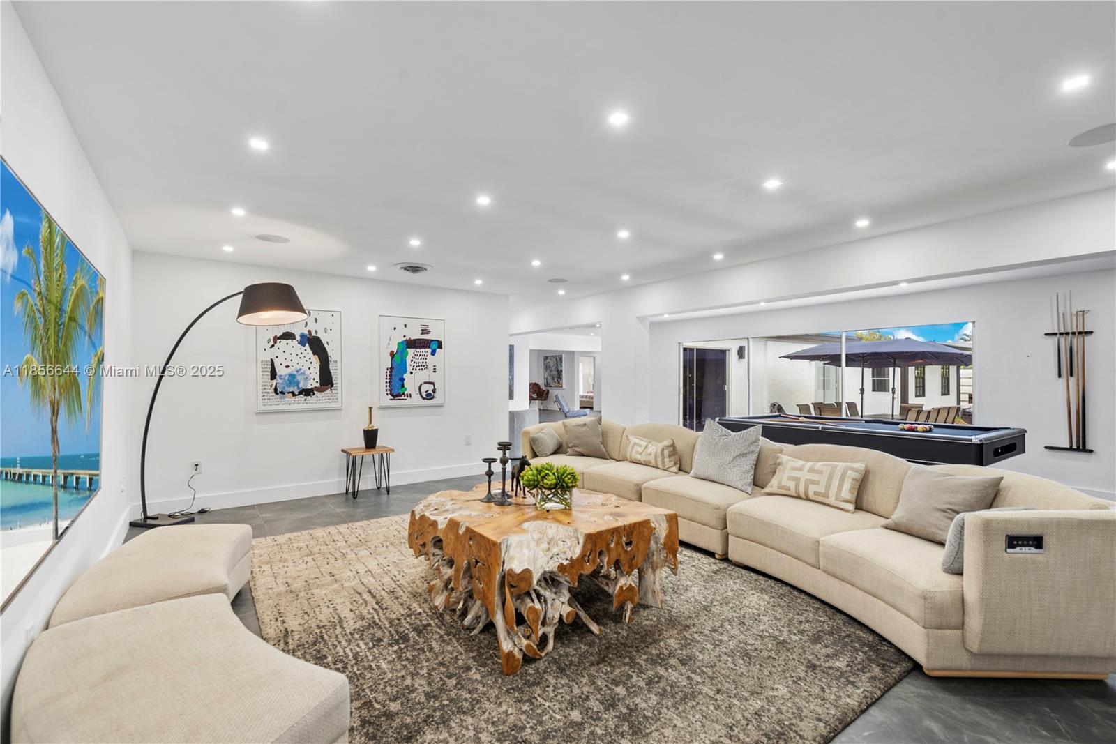 4322 Polk St Hollywood, FL 33021