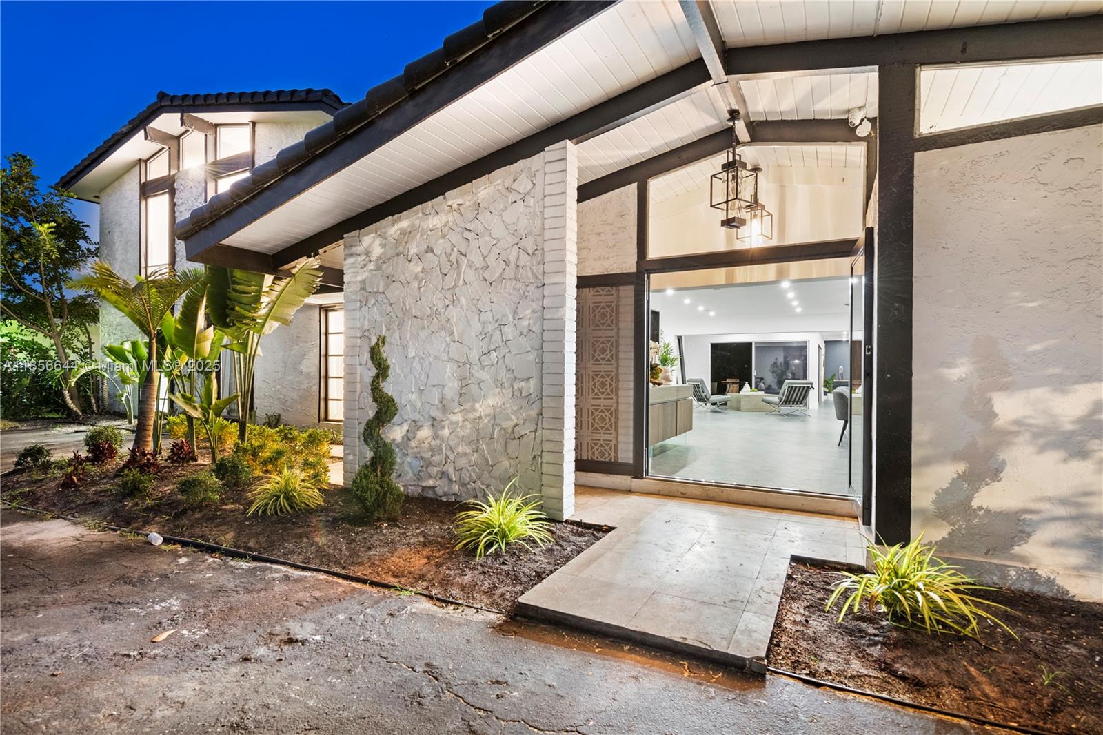 4322 Polk St Hollywood, FL 33021