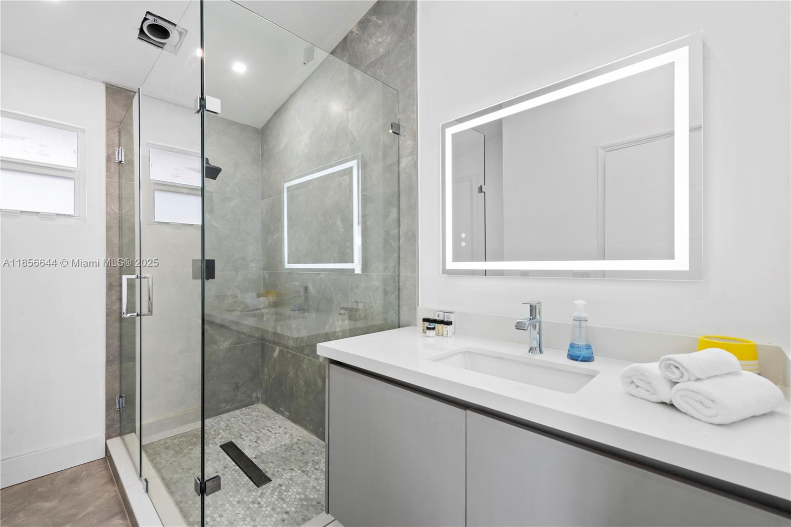 4322 Polk St Hollywood, FL 33021