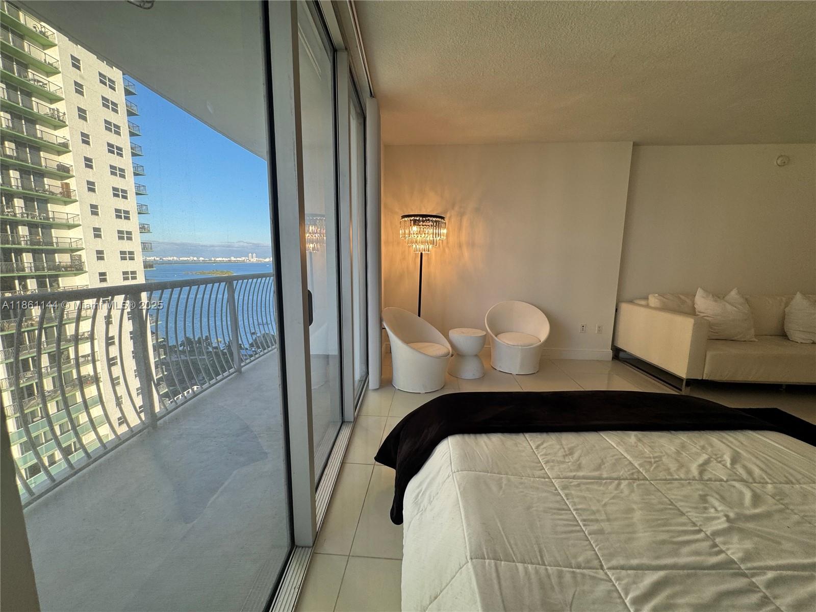 1750 N Bayshore Dr #1907