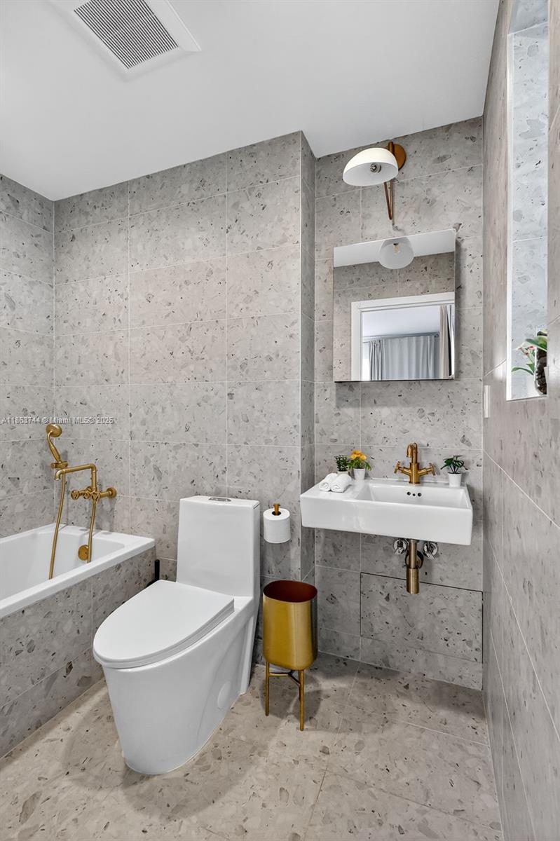 2095 Keystone Blvd #2095 North Miami, FL 33181