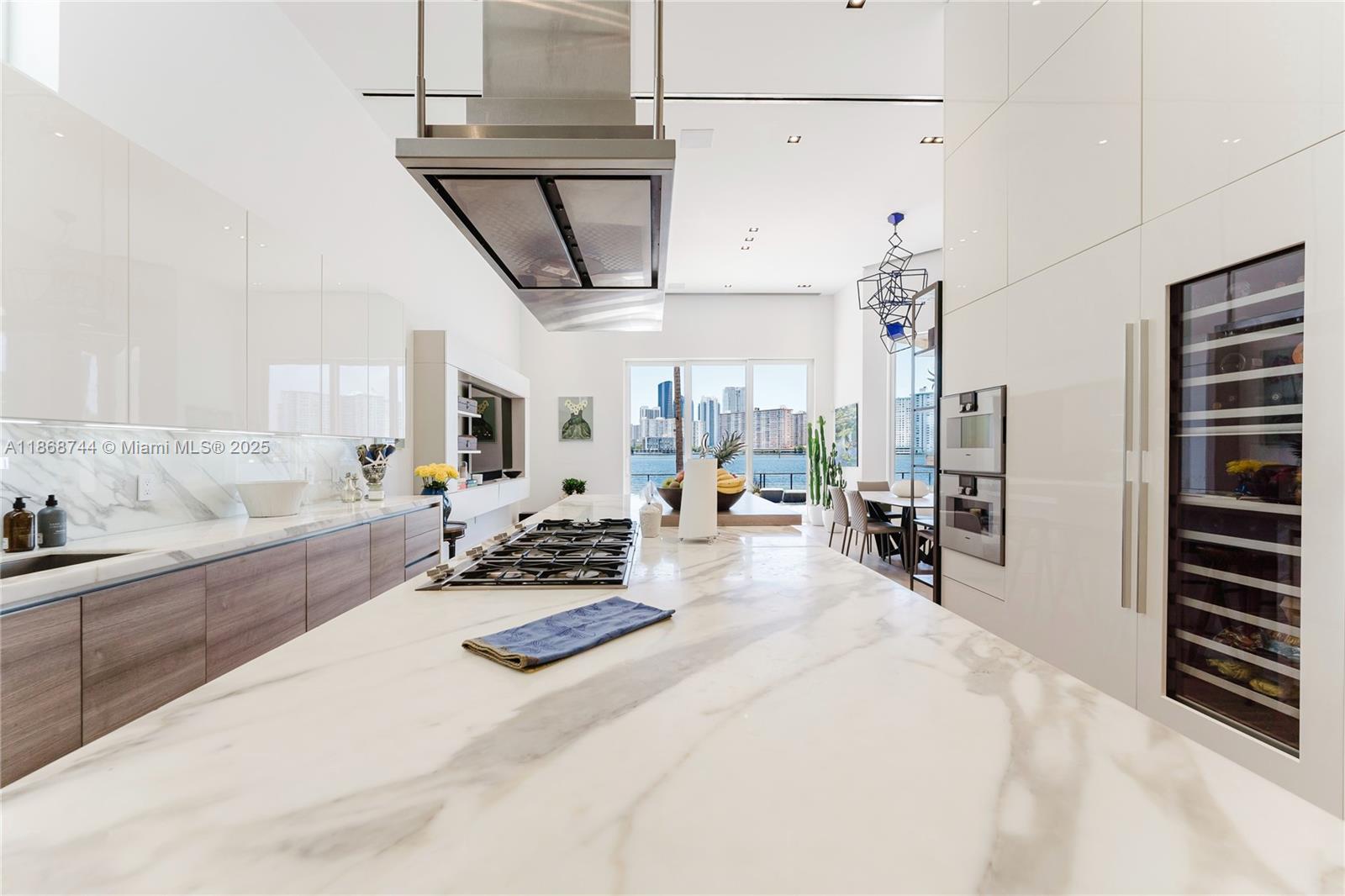 3916 Island Estates Dr Aventura, FL 33160