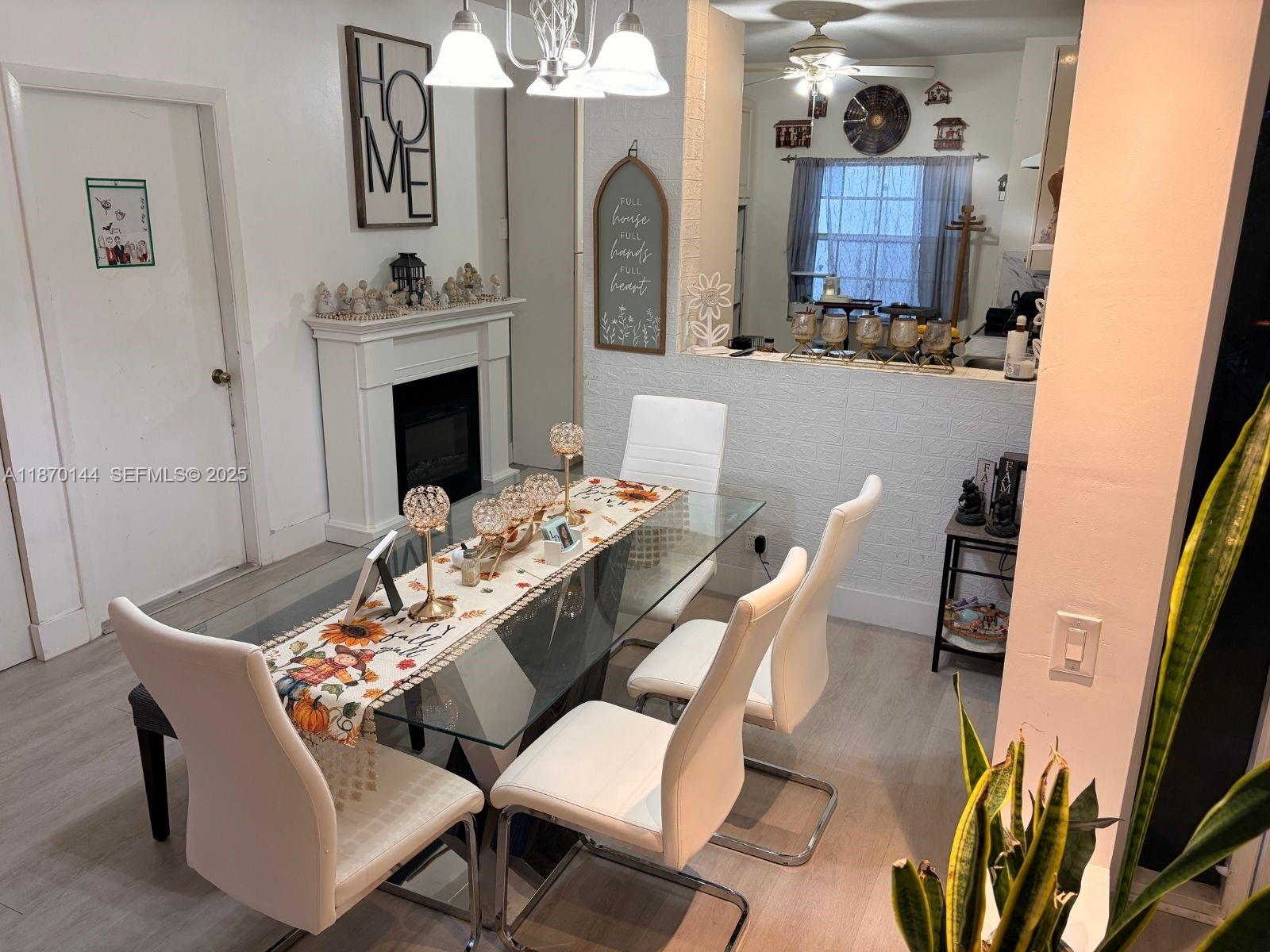 965 SW 180th Ter Pembroke Pines, FL 33029