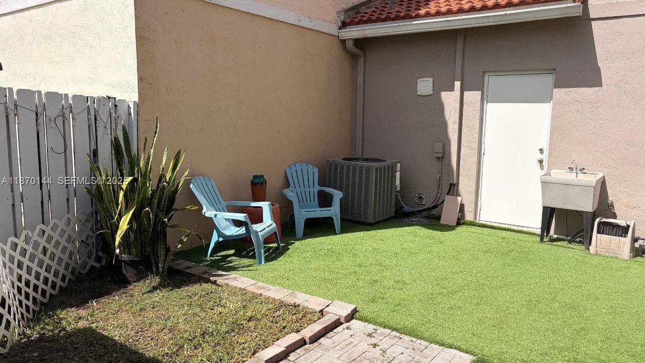 965 SW 180th Ter Pembroke Pines, FL 33029