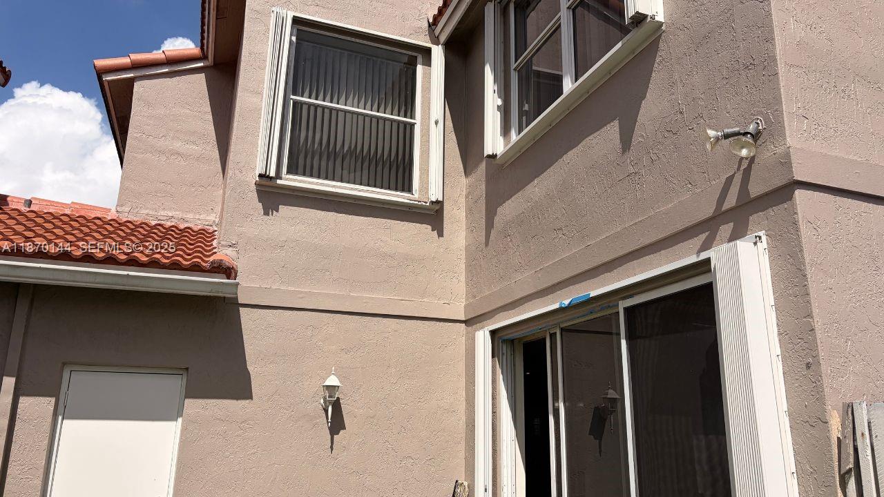 965 SW 180th Ter Pembroke Pines, FL 33029