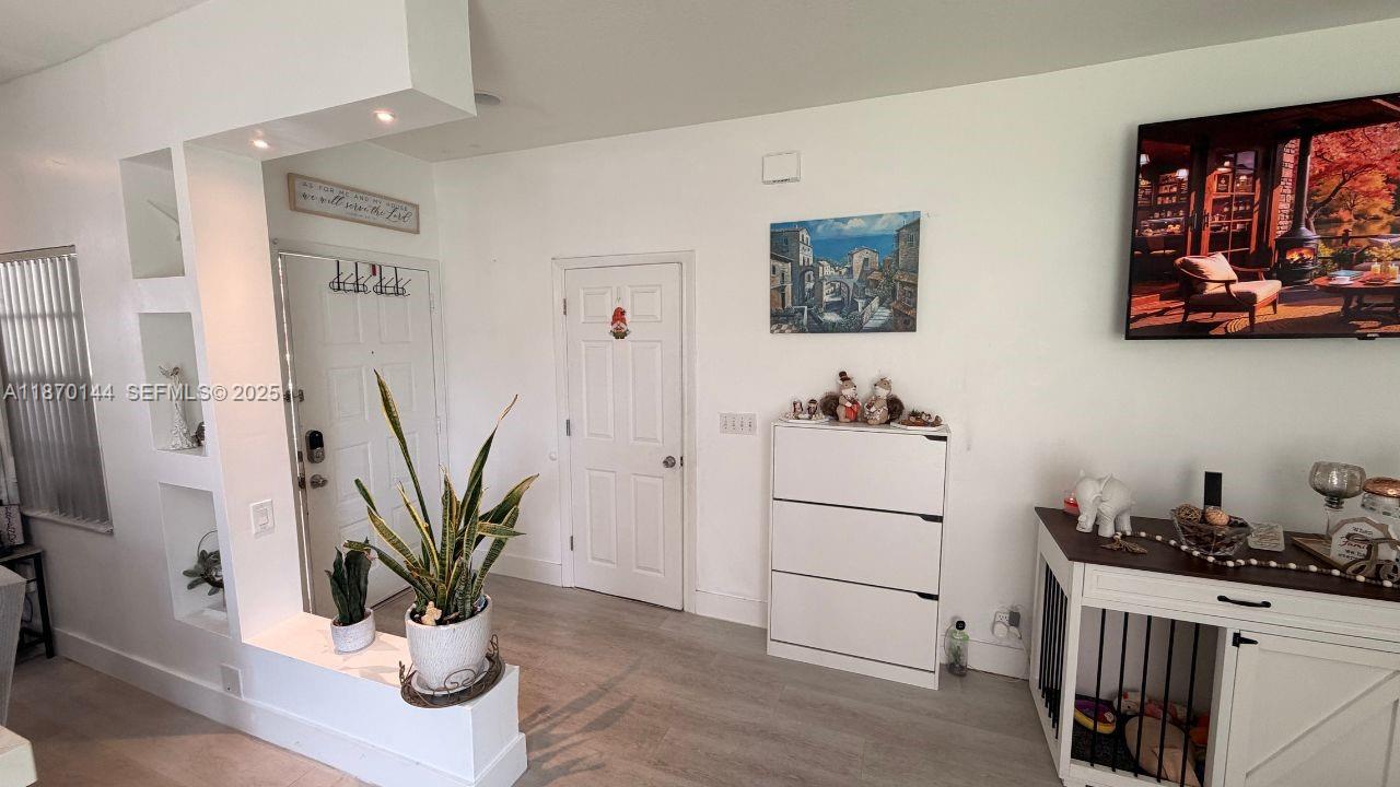 965 SW 180th Ter Pembroke Pines, FL 33029