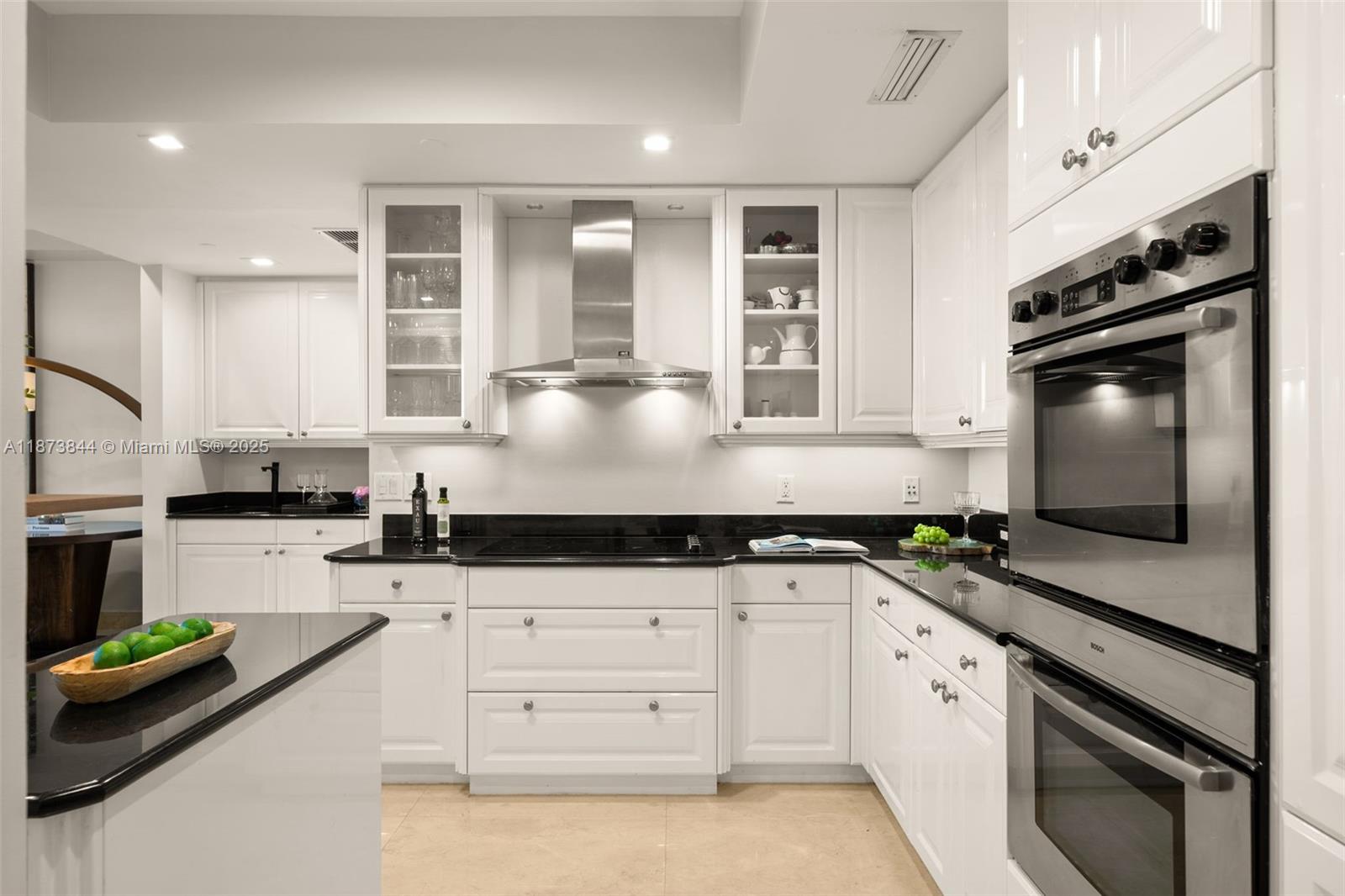 21200 Point Pl #1102 Aventura, FL 33180