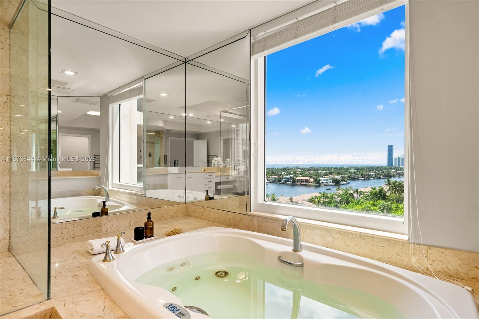 21200 Point Pl #1102 Aventura, FL 33180