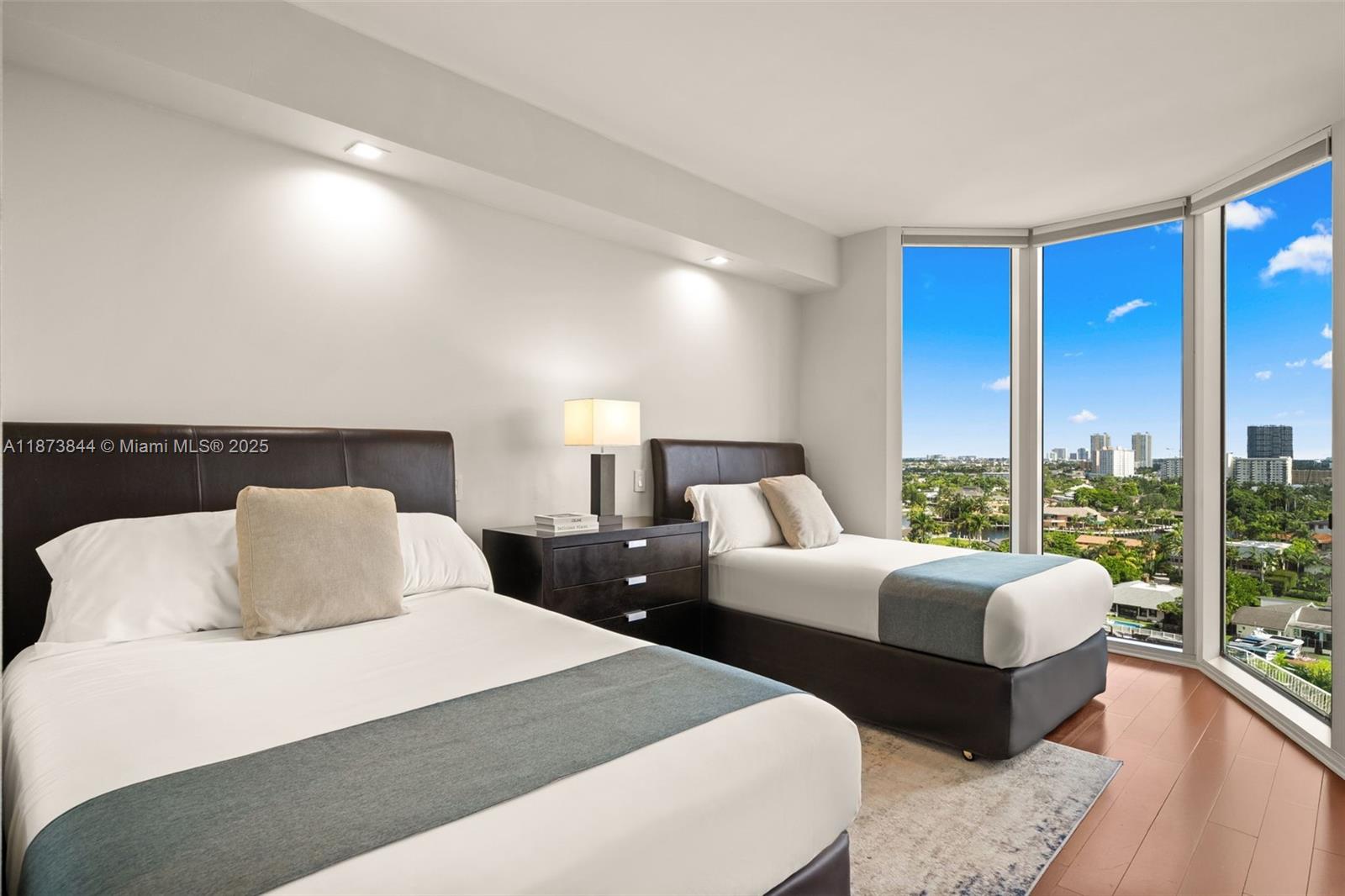 21200 Point Pl #1102 Aventura, FL 33180